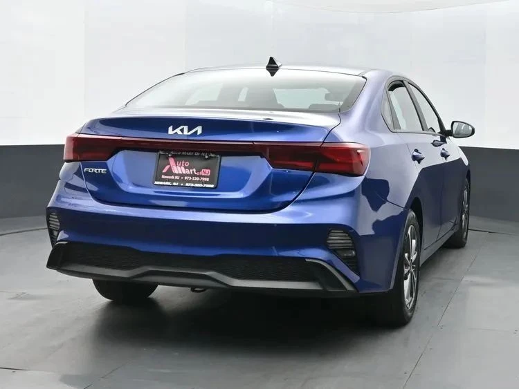 2024 Kia Forte - Image 8 of 12