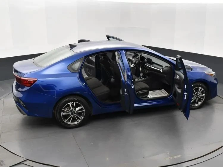 2024 Kia Forte - Image 6 of 12