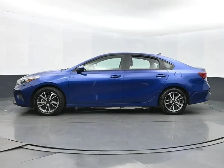 2024 Kia Forte - Image 5 of 12