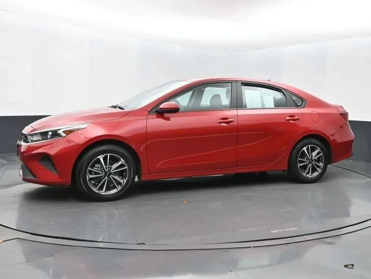2024 Kia Forte - Image 5 of 12
