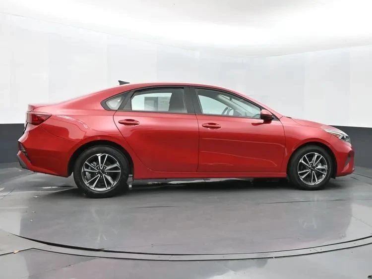 2024 Kia Forte - Image 4 of 12