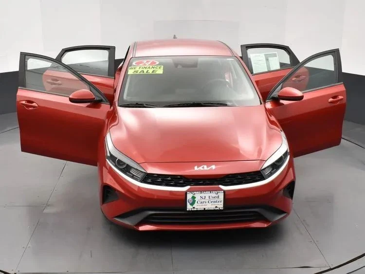2024 Kia Forte - Image 10 of 12