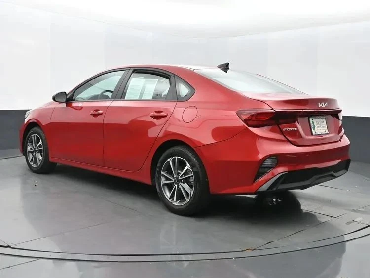 2024 Kia Forte - Image 9 of 12