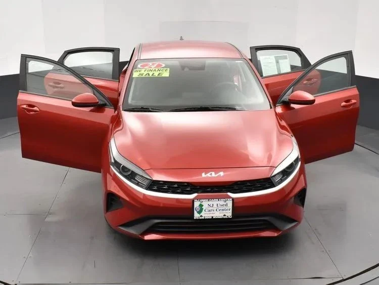 2024 Kia Forte - Image 10 of 12