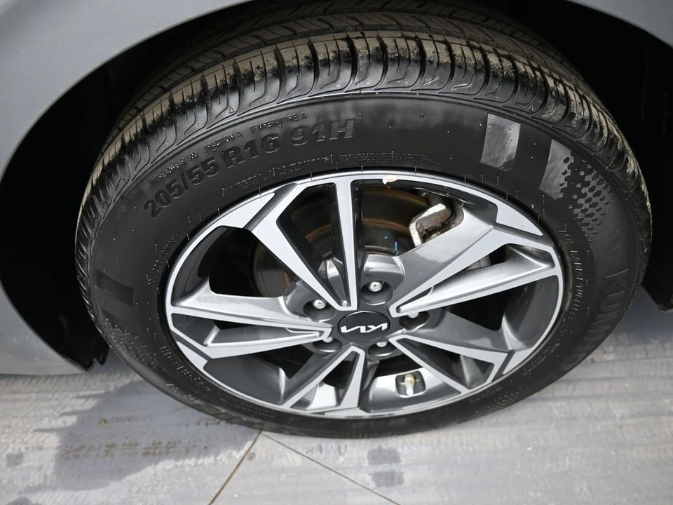 2024 Kia Forte - Image 15 of 21