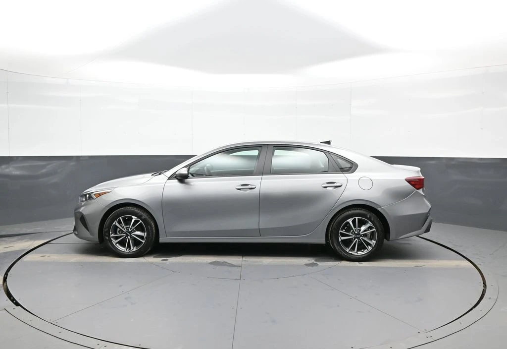 2024 Kia Forte - Image 9 of 21