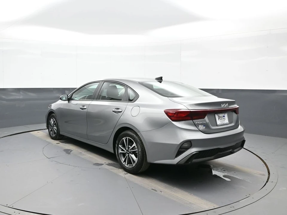 2024 Kia Forte - Image 8 of 21