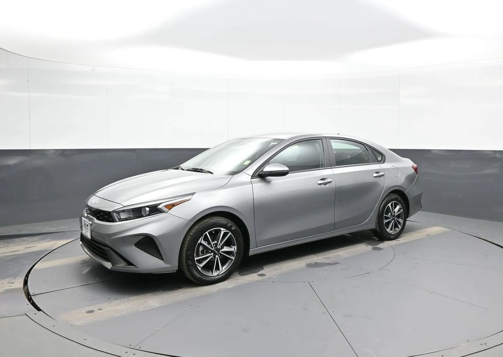 2024 Kia Forte - Image 10 of 21