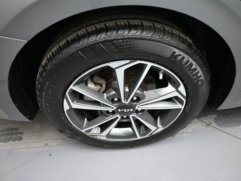 2024 Kia Forte - Image 12 of 21