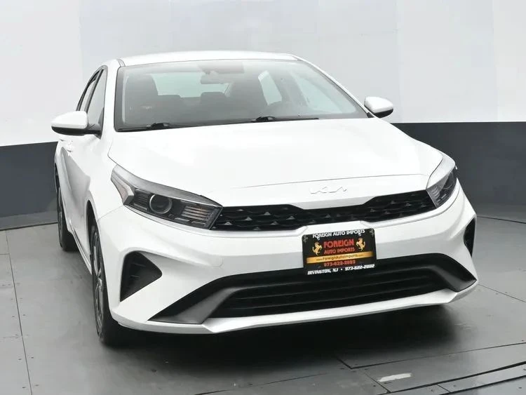 2024 Kia Forte - Image 3 of 12