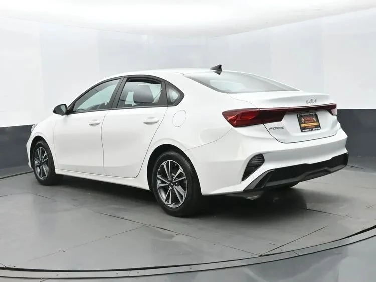 2024 Kia Forte - Image 9 of 12