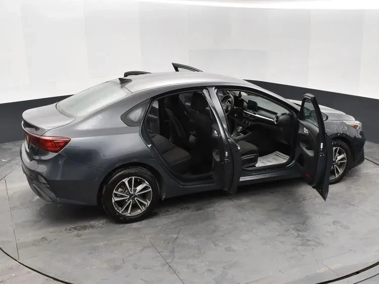 2024 Kia Forte - Image 6 of 12