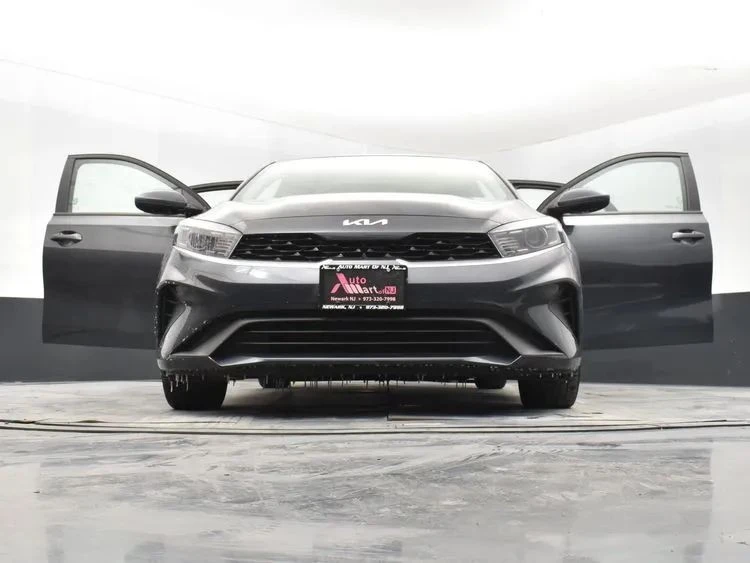 2024 Kia Forte - Image 11 of 12