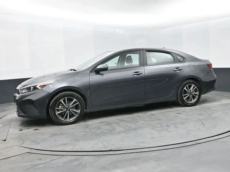 2024 Kia Forte - Image 5 of 12