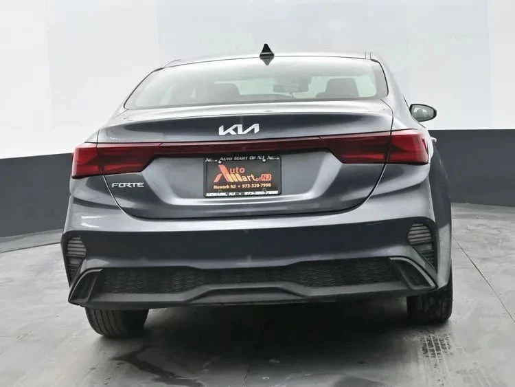 2024 Kia Forte - Image 8 of 12