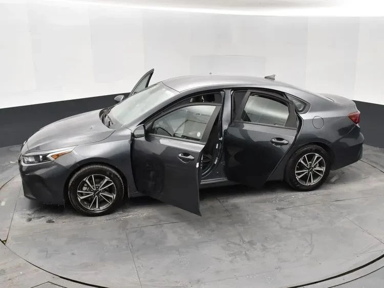2024 Kia Forte - Image 7 of 12