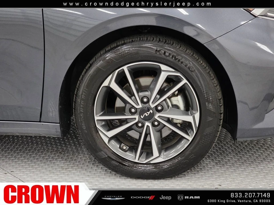 2024 Kia Forte - Image 8 of 12
