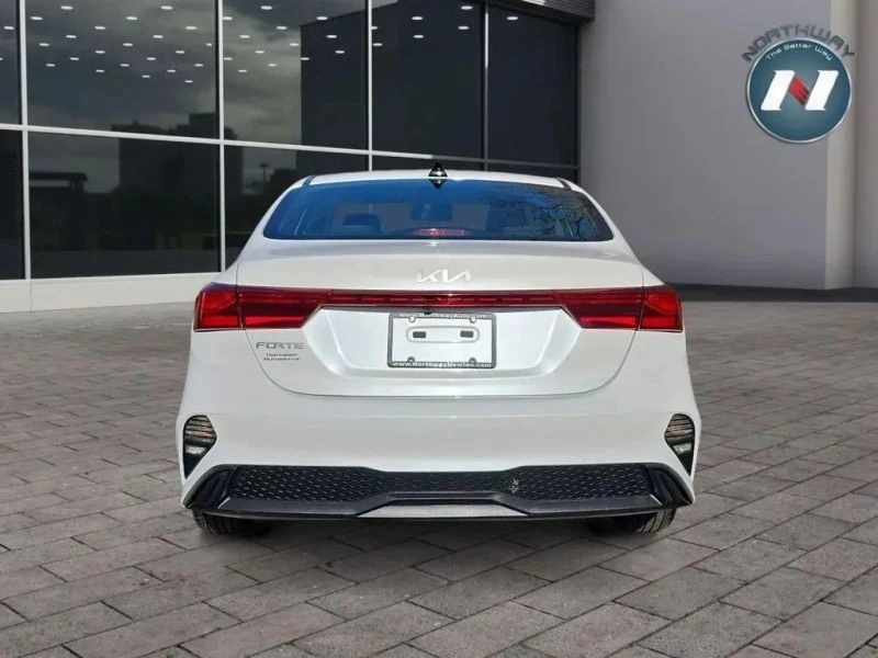 2024 Kia Forte - Image 4 of 12