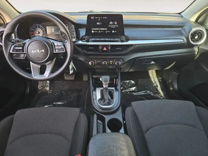 2024 Kia Forte - Image 10 of 12