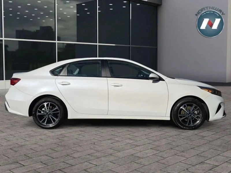 2024 Kia Forte - Image 6 of 12