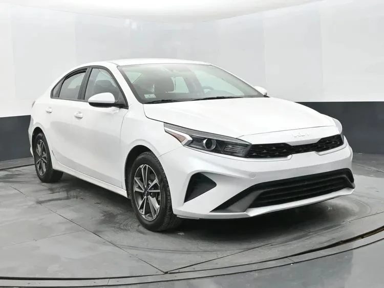 2024 Kia Forte - Image 3 of 12