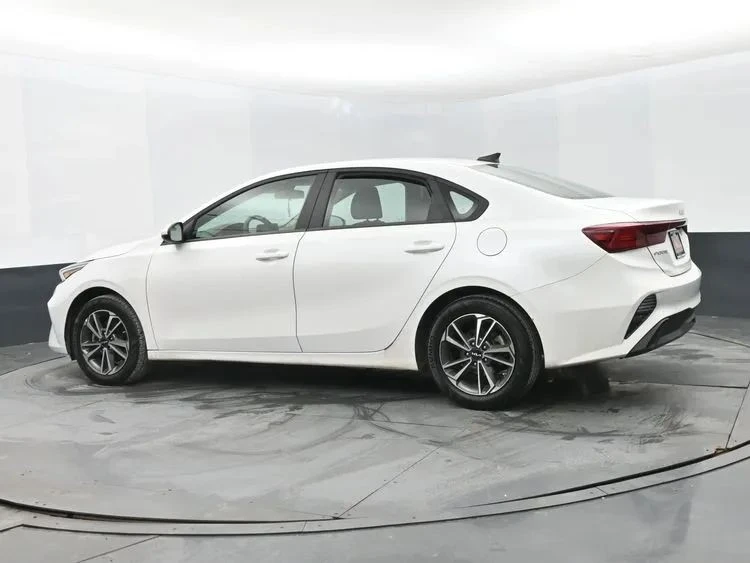 2024 Kia Forte - Image 9 of 12