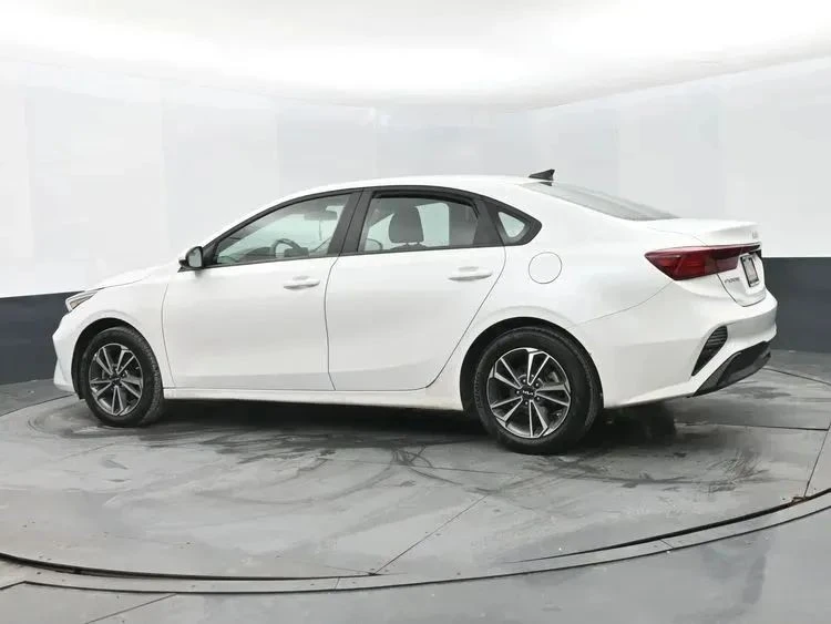 2024 Kia Forte - Image 9 of 12