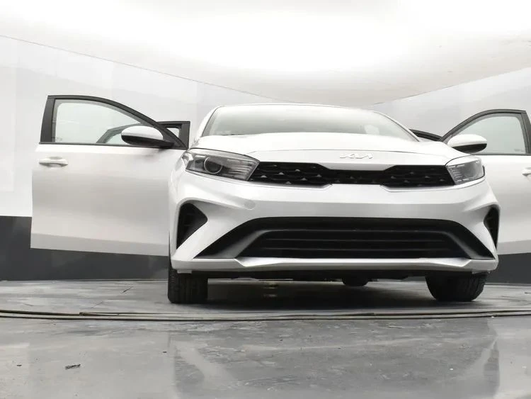 2024 Kia Forte - Image 11 of 12