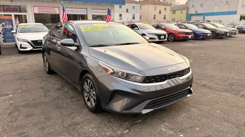 2024 Kia Forte - Image 2 of 12