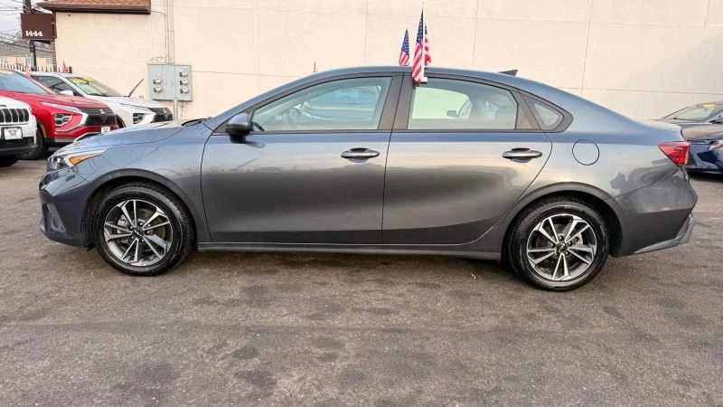 2024 Kia Forte - Image 10 of 12