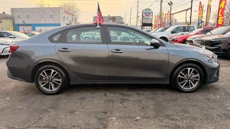 2024 Kia Forte - Image 11 of 12