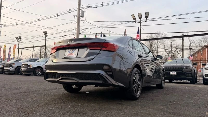 2024 Kia Forte - Image 9 of 12