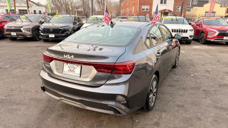 2024 Kia Forte - Image 7 of 12