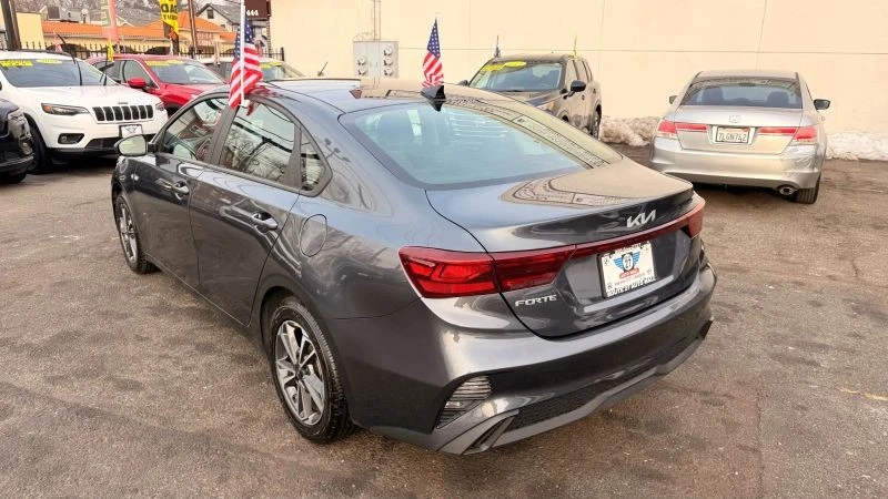 2024 Kia Forte - Image 5 of 12