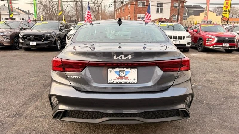 2024 Kia Forte - Image 6 of 12