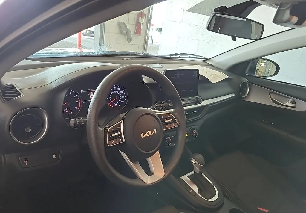 2024 Kia Forte - Image 6 of 10