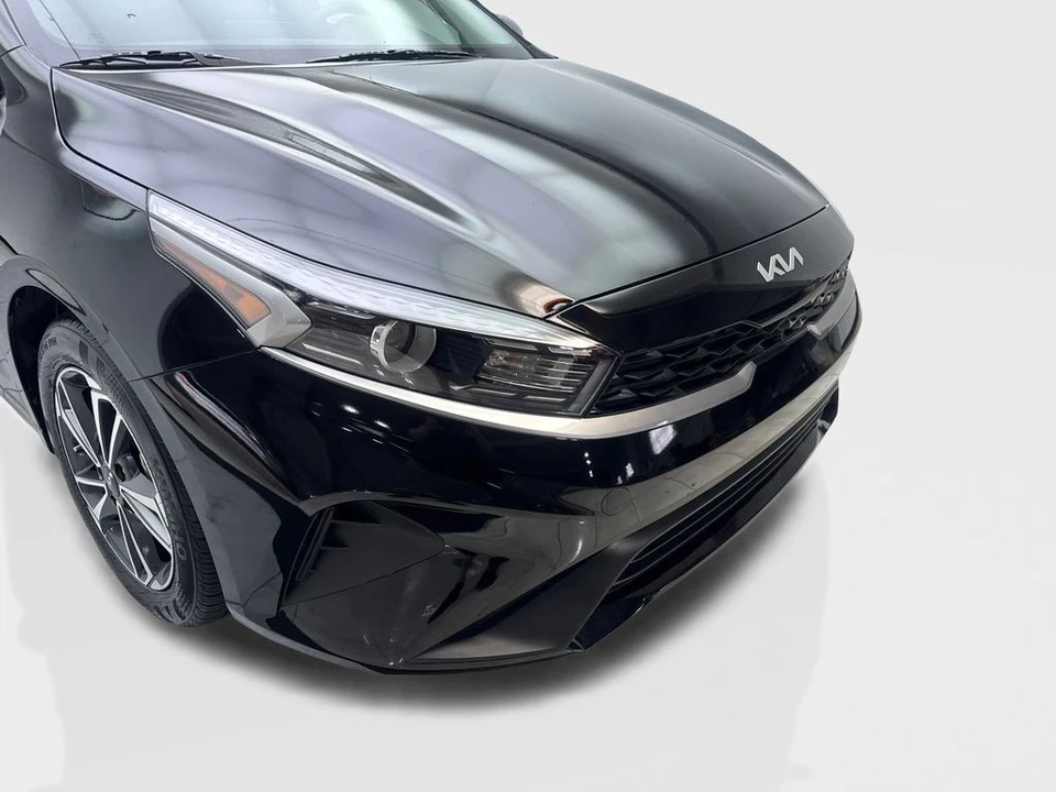 2024 Kia Forte - Image 17 of 21