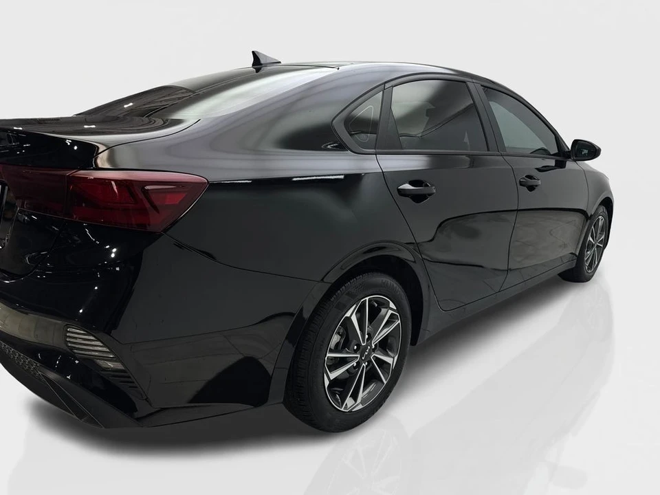 2024 Kia Forte - Image 13 of 21