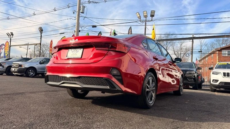2024 Kia Forte - Image 9 of 12