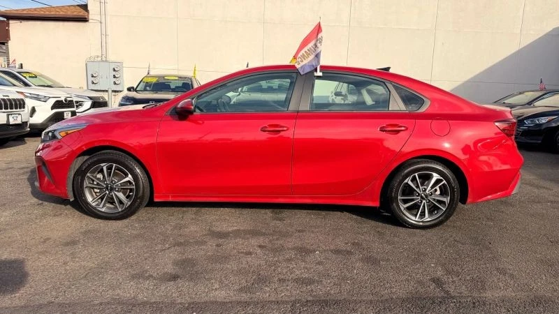 2024 Kia Forte - Image 10 of 12
