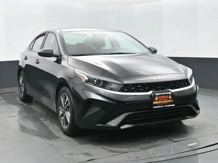 2024 Kia Forte - Image 2 of 12