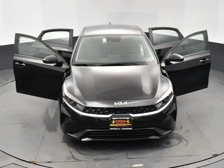 2024 Kia Forte - Image 10 of 12