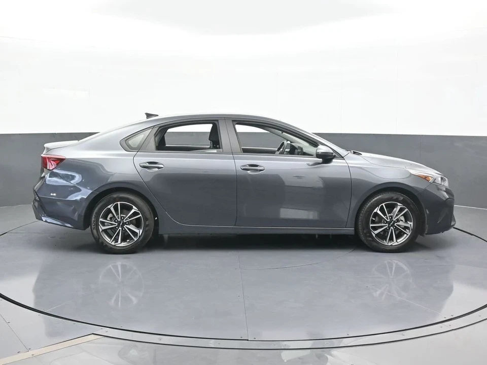 2024 Kia Forte - Image 7 of 12