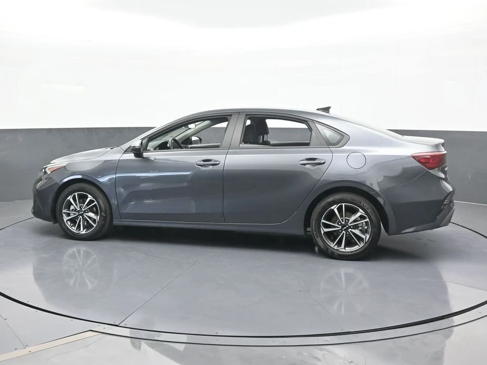 2024 Kia Forte - Image 3 of 12