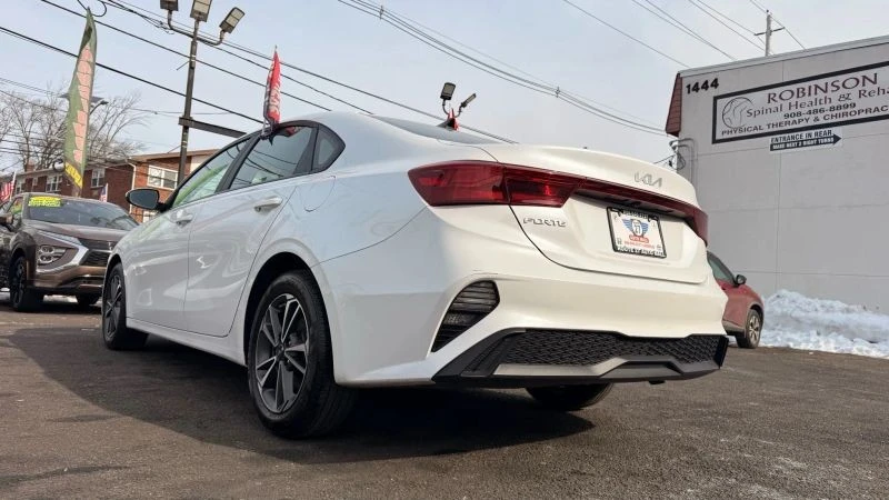 2024 Kia Forte - Image 11 of 12