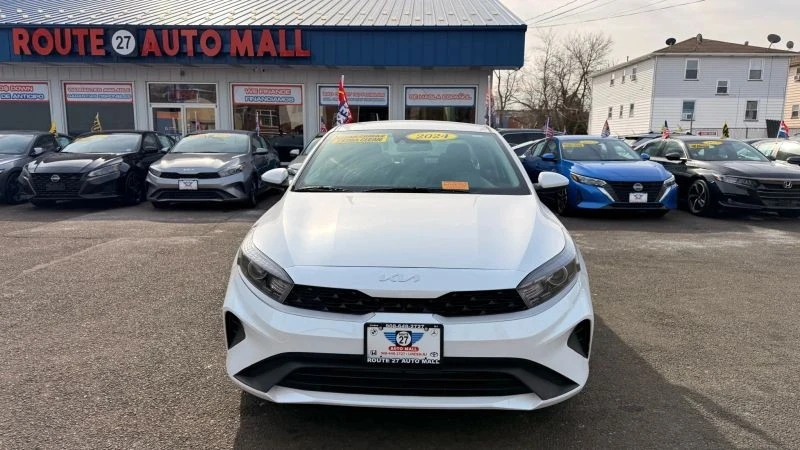 2024 Kia Forte - Image 3 of 12