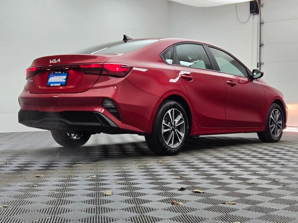 2024 Kia Forte - Image 9 of 12