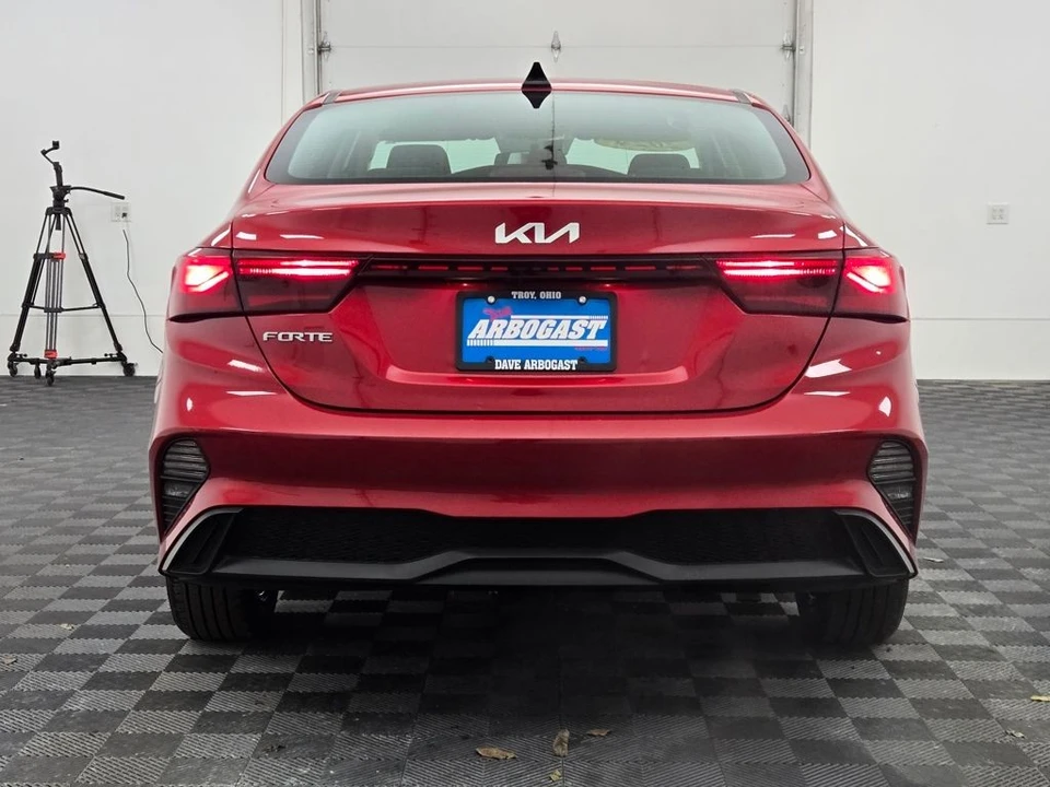 2024 Kia Forte - Image 10 of 12