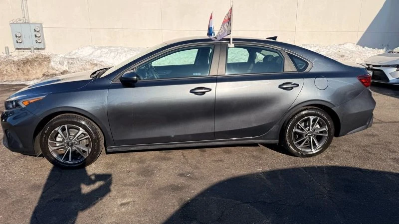2024 Kia Forte - Image 10 of 12