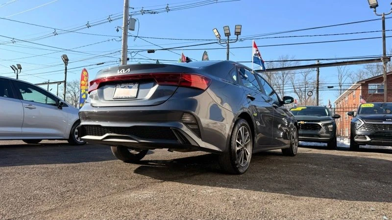 2024 Kia Forte - Image 9 of 12